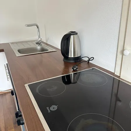 Modern, Vollausgestattet, Grosser Parkplatz, 6 *