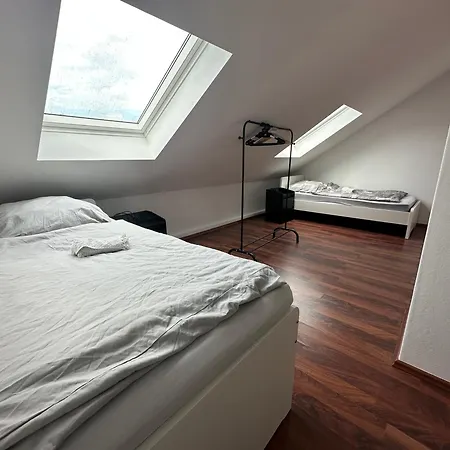 Modern, Vollausgestattet, Grosser Parkplatz, 6 Bielefeld