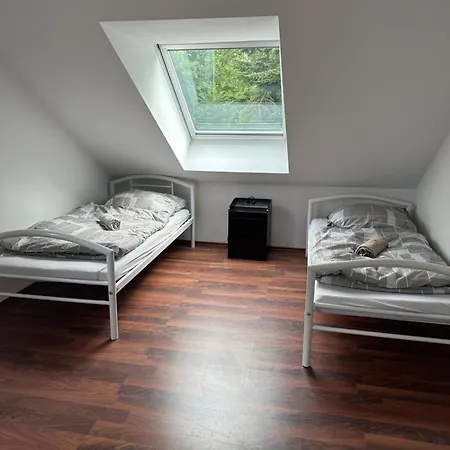 Modern, Vollausgestattet, Grosser Parkplatz, 6