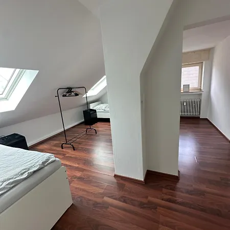 Modern, Vollausgestattet, Grosser Parkplatz, 3 Apartmán Bielefeld