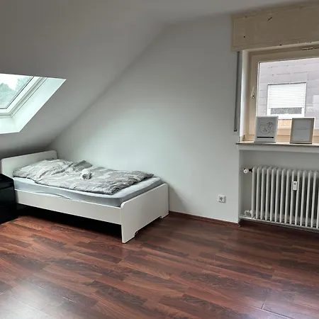 Modern, Vollausgestattet, Grosser Parkplatz, 3 * Bielefeld