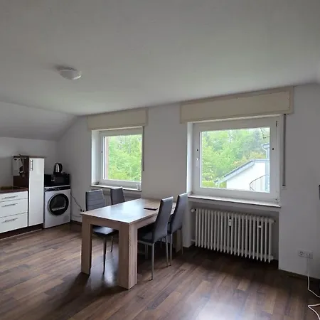 Modern, Vollausgestattet, Grosser Parkplatz, 3 Apartmán Bielefeld