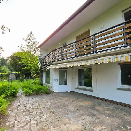 Modern, Vollausgestattet, Grosser Parkplatz, 3 Apartamento