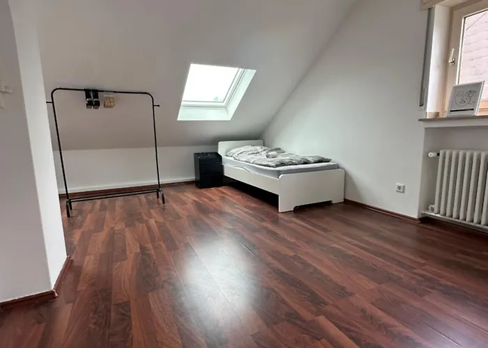 Modern, Vollausgestattet, Grosser Parkplatz, 6 * Bielefeld