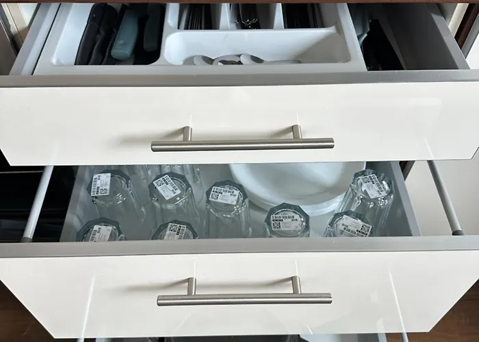 Modern, Vollausgestattet, Grosser Parkplatz, 6 * Bielefeld