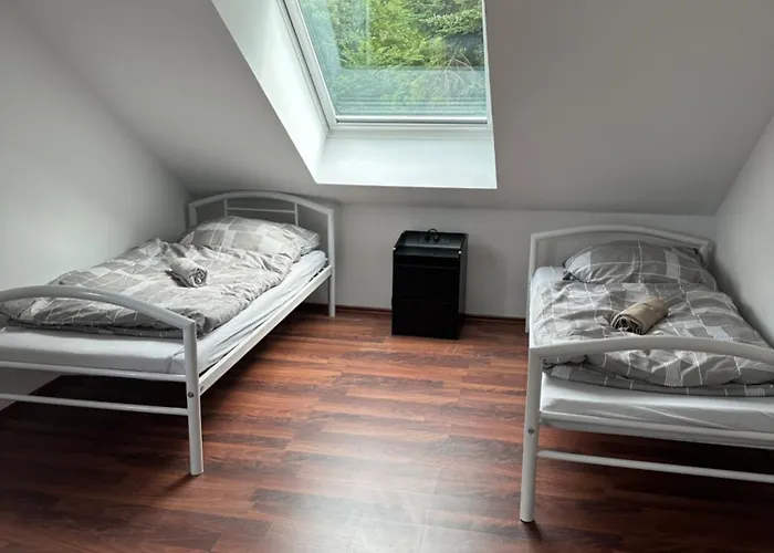 Modern, Vollausgestattet, Grosser Parkplatz, 6