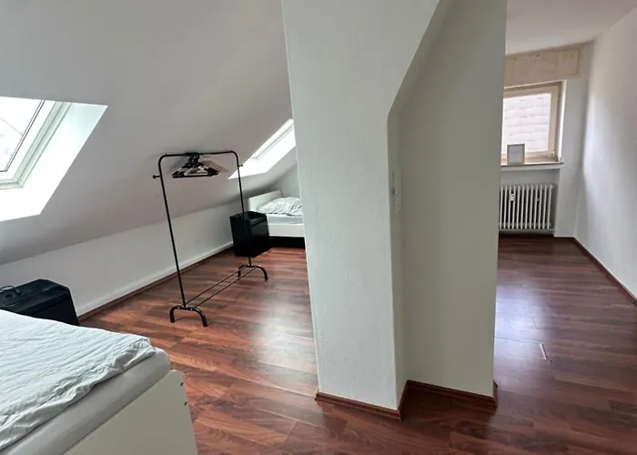 Modern, Vollausgestattet, Grosser Parkplatz, 6 Apartamento Bielefeld